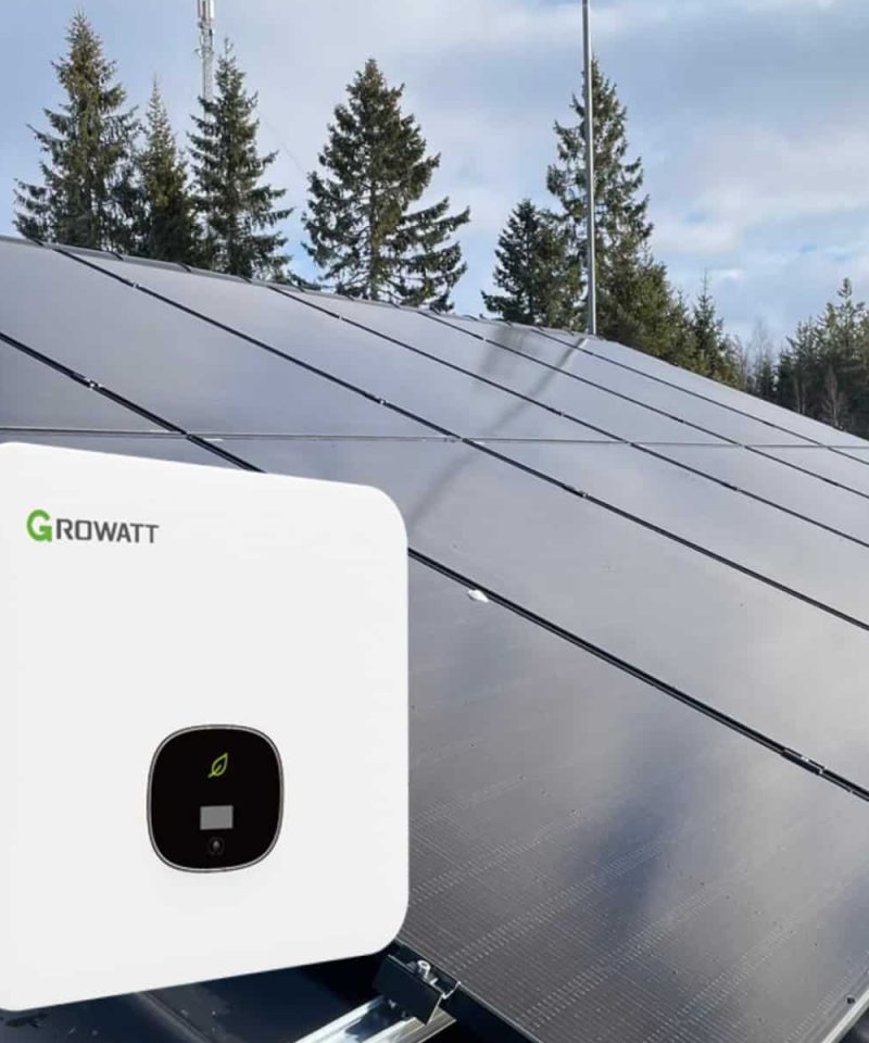 Aurinkosähköjärjestelmä tuottaa